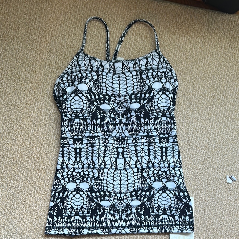 Lululemon Athletica Black and White Fitted Graphic Tank Top